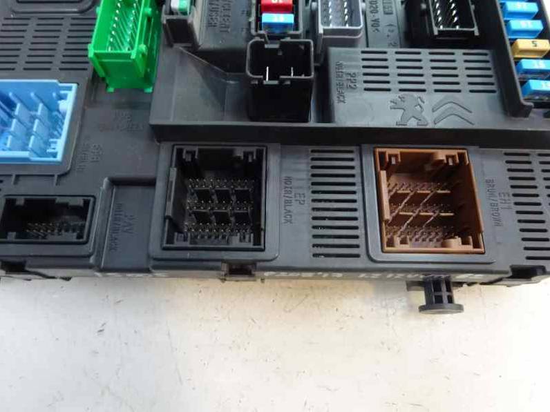 CAJA RELES FUSIBLES PEUGEOT 208 2017 1.2 12V VTI (82 CV)