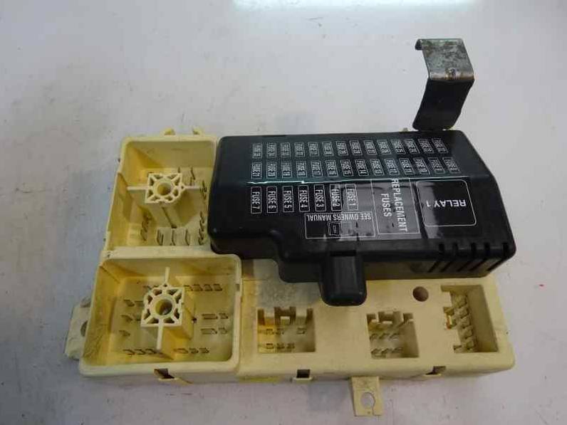 CAJA RELES FUSIBLES JAGUAR S TYPE 2006 2.7 V6 D (207 CV)