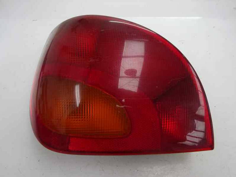 PILOTO TRASERO IZQUIERDO FORD FIESTA BERLINA 2001 1.8 TDDI TURBODIESEL (75 CV)