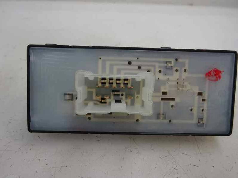 MANDO ELEVALUNAS DELANTERO DERECHO NISSAN QASHQAI 2021 1.3 16V (140 CV)