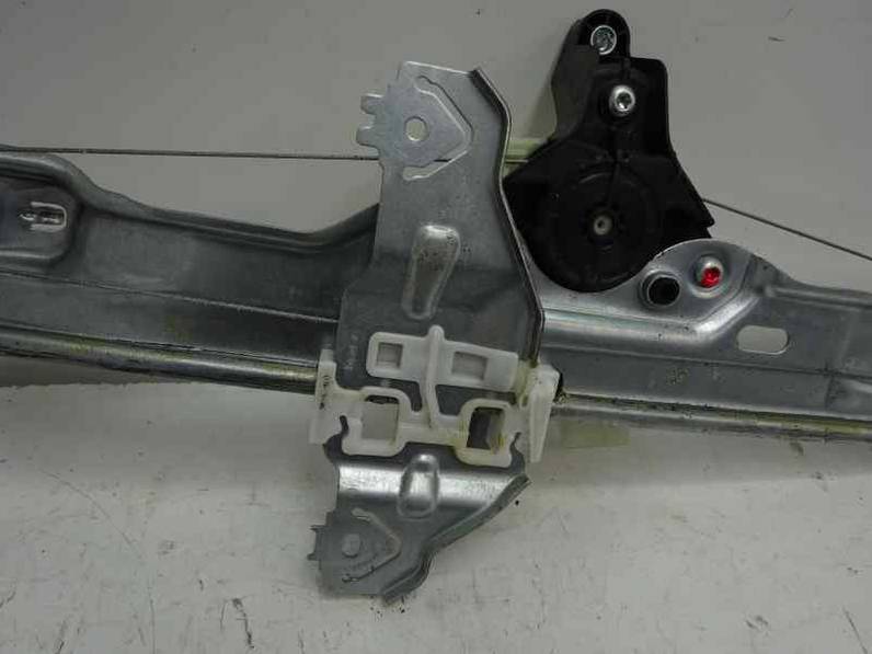 ELEVALUNAS DELANTERO DERECHO NISSAN QASHQAI 2021 1.3 16V (140 CV)