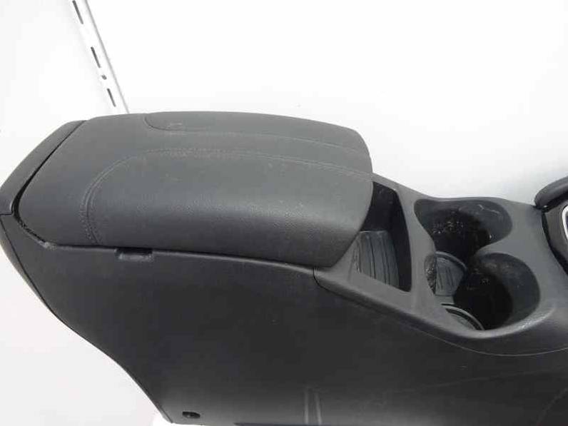 APOYABRAZOS CENTRAL NISSAN QASHQAI 2021 1.3 16V (140 CV)