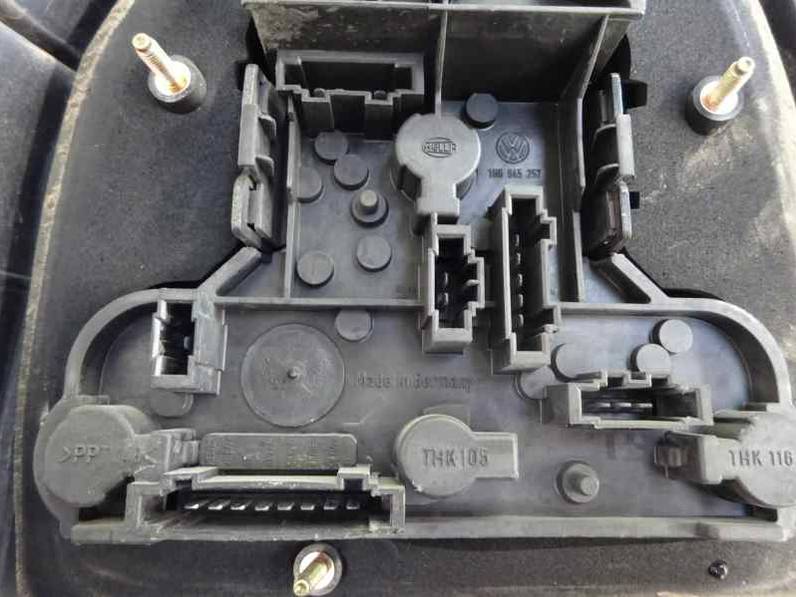 PILOTO TRASERO DERECHO VOLKSWAGEN GOLF III BERLINA 1993 1.4 (60 CV)