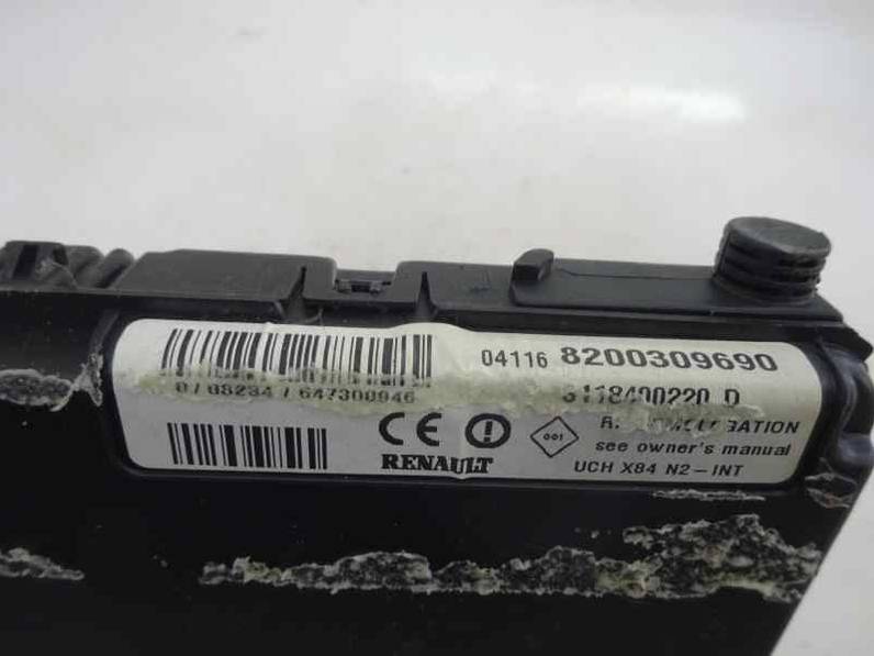 CAJA RELES FUSIBLES RENAULT MEGANE II CLASSIC BERLINA 2004 1.5 DCI D (101 CV)