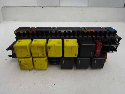 CAJA RELES FUSIBLES MERCEDES CLASE S BERLINA 2002 3.2 CDI (197 CV)