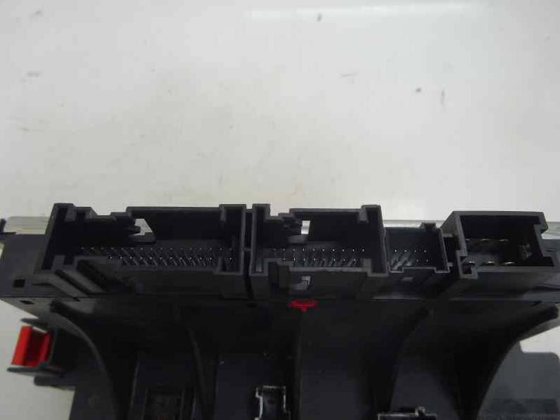 CAJA RELES FUSIBLES MERCEDES CLASE S BERLINA 2004 3.2 CDI (204 CV)