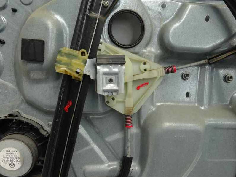 ELEVALUNAS DELANTERO IZQUIERDO VOLKSWAGEN POLO 2009 1.4 TDI (69 CV)