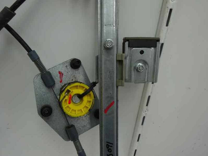 ELEVALUNAS DELANTERO IZQUIERDO VOLKSWAGEN NEW BEETLE 1998 1.9 TDI (90 CV)