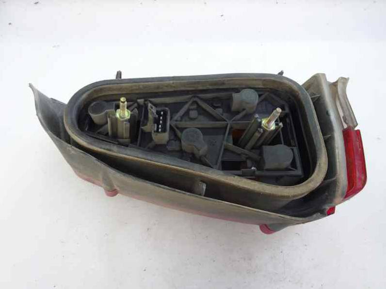 PILOTO TRASERO DERECHO PEUGEOT 106 1993 1.1 (60 CV)