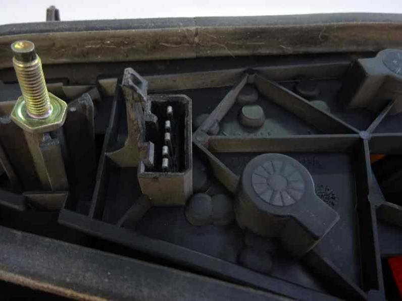 PILOTO TRASERO DERECHO PEUGEOT 106 1993 1.1 (60 CV)