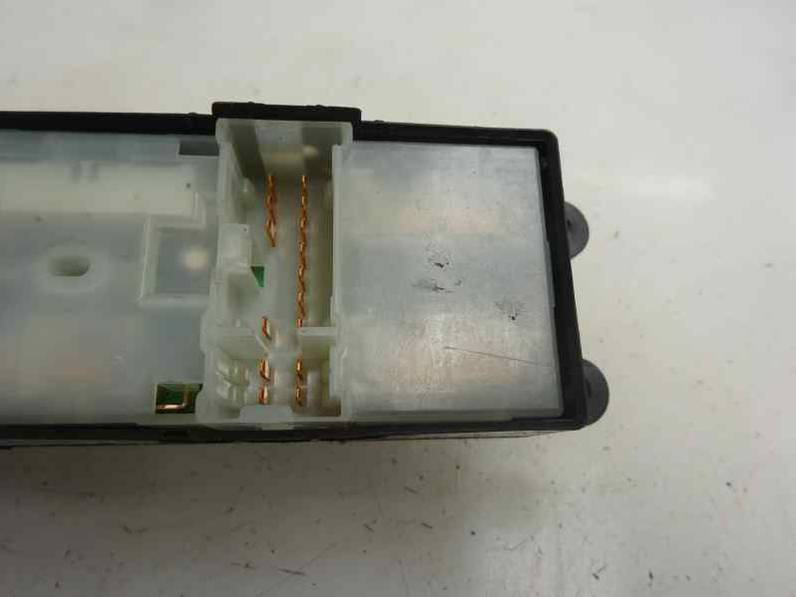 MANDO ELEVALUNAS DELANTERO IZQUIERDO NISSAN ALMERA 2004 1.5 16V (98 CV)