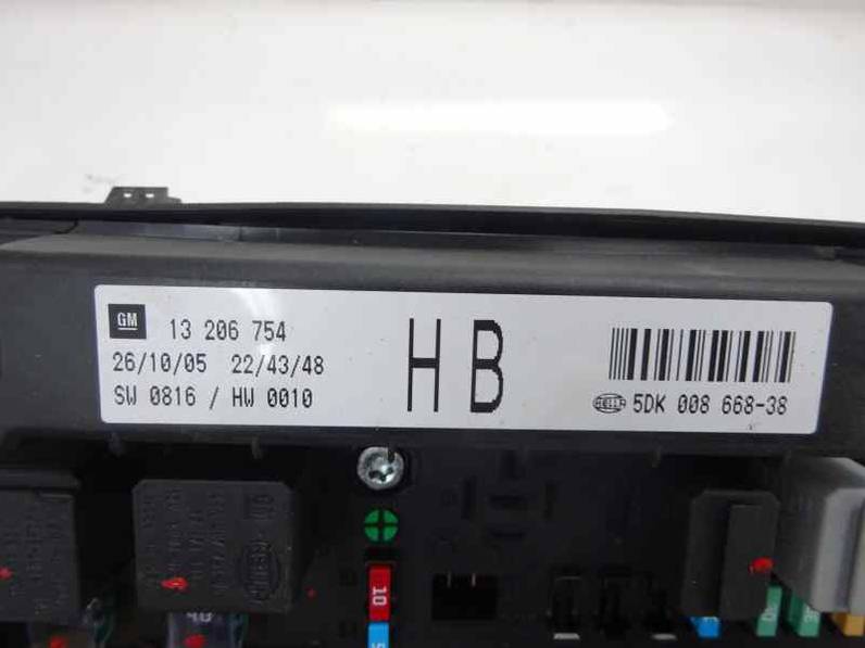 CAJA RELES FUSIBLES OPEL ASTRA GTC 2006 1.7 16V CDTI (101 CV)