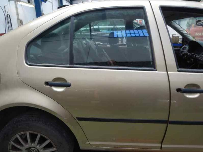 PUERTA TRASERA DERECHA VOLKSWAGEN BORA BERLINA 2003 1.6 16V (105 CV)