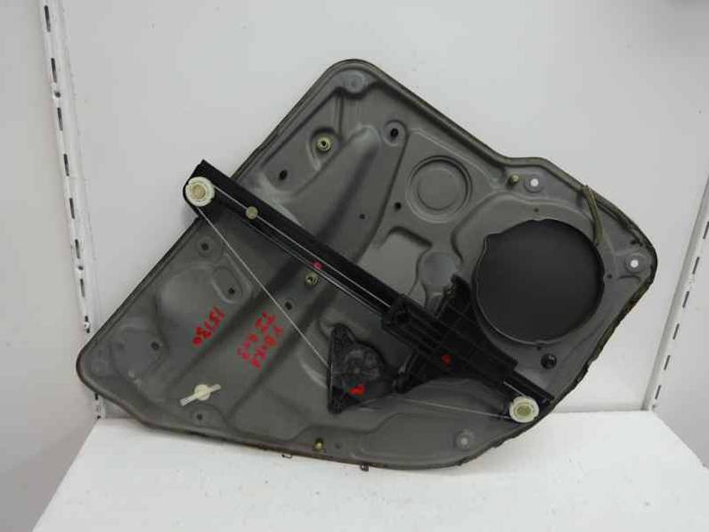 ELEVALUNAS TRASERO DERECHO VOLKSWAGEN BORA BERLINA 2003 1.6 16V (105 CV)