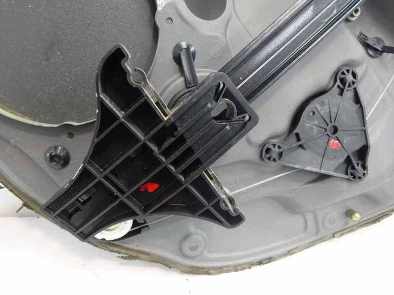 ELEVALUNAS TRASERO IZQUIERDO VOLKSWAGEN BORA BERLINA 2003 1.6 16V (105 CV)