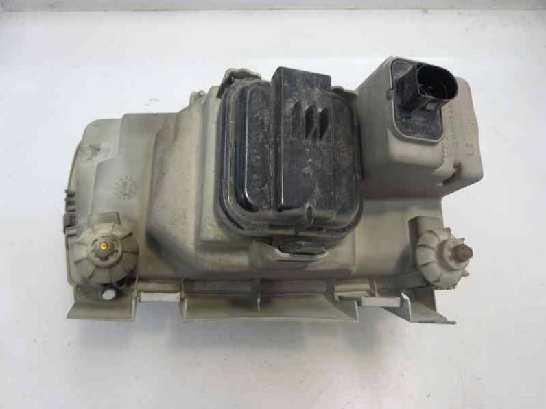 FARO IZQUIERDO VOLKSWAGEN POLO BERLINA 1995 1.4 (60 CV)