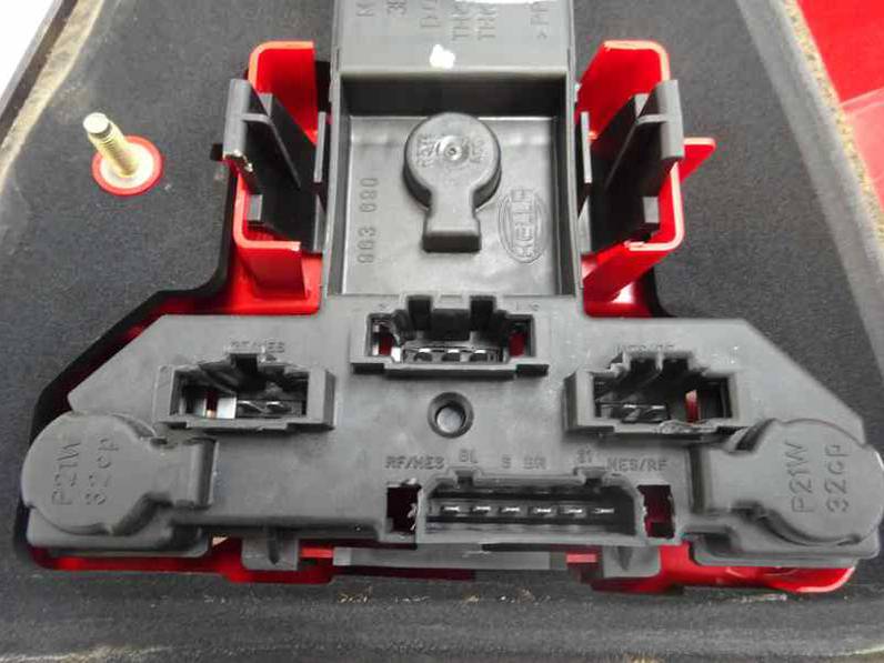 PILOTO TRASERO IZQUIERDO VOLKSWAGEN BORA BERLINA 2003 1.6 16V (105 CV)