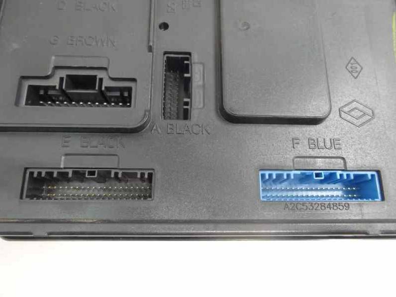 CAJA RELES FUSIBLES RENAULT MEGANE III BERLINA 5 P 2009 1.5 DCI D (106 CV)