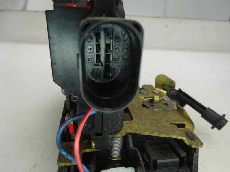 CERRADURA PUERTA TRASERA IZQUIERDA AUDI A6 BERLINA 1999 1.8 20V TURBO (150 CV)