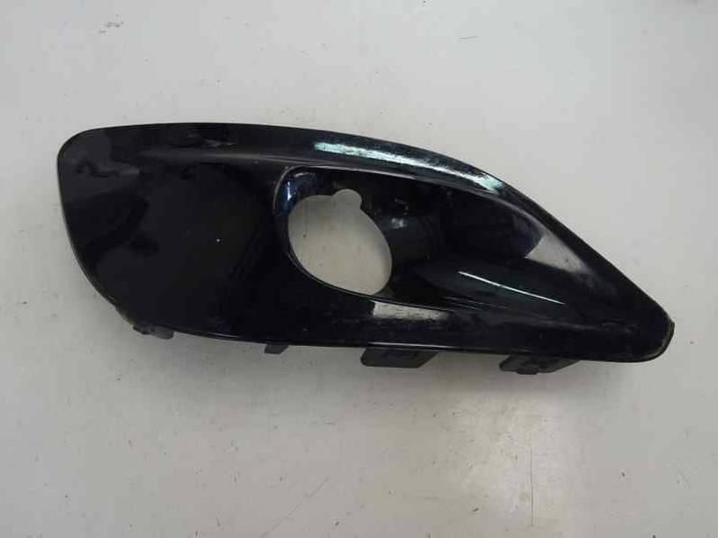 REJILLA PARAGOLPES DERECHA PEUGEOT 308 SW 2017 1.6 BLUE-HDI FAP (120 CV)