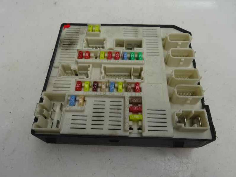 CAJA RELES FUSIBLES RENAULT MEGANE III COUPE 2009 1.5 DCI D (106 CV)