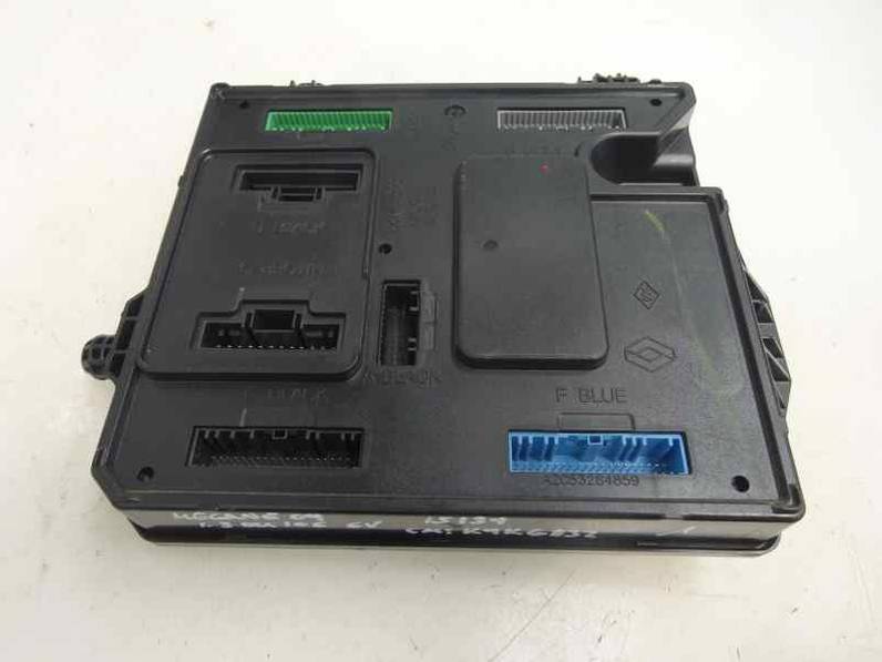 CAJA RELES FUSIBLES RENAULT MEGANE III COUPE 2009 1.5 DCI D (106 CV)