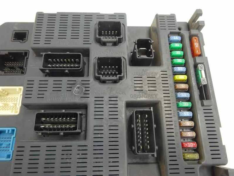 CAJA RELES FUSIBLES PEUGEOT 207 2008 1.4 HDI (68 CV)