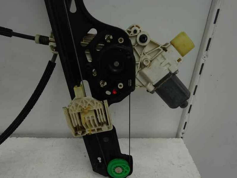 ELEVALUNAS DELANTERO DERECHO BMW SERIE 1 BERLINA 2008 2.0 TURBODIESEL (143 CV)