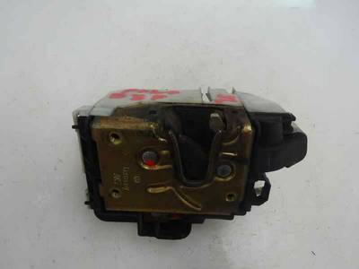 CERRADURA PUERTA DELANTERA DERECHA VOLKSWAGEN POLO BERLINA 1998 1.6 (75 CV)