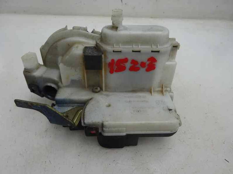 CERRADURA PUERTA DELANTERA DERECHA VOLKSWAGEN POLO BERLINA 1998 1.6 (75 CV)