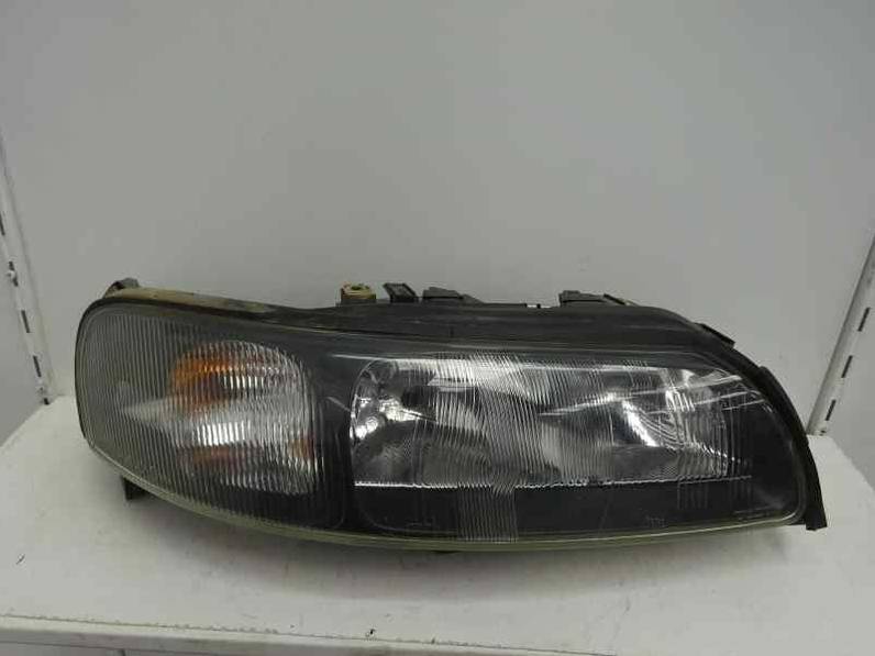 FARO DERECHO VOLVO V70 FAMILIAR 2003 2.4 D (131 CV)