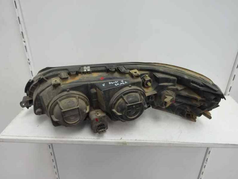 FARO DERECHO VOLVO V70 FAMILIAR 2003 2.4 D (131 CV)