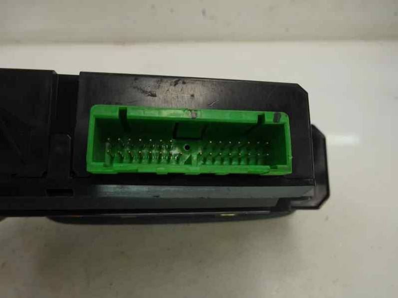 MANDO ELEVALUNAS DELANTERO IZQUIERDO VOLVO V70 FAMILIAR 2003 2.4 D (131 CV)