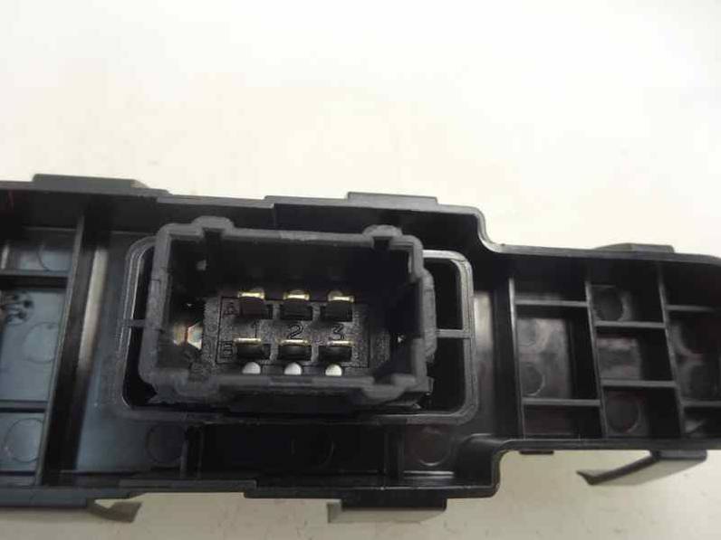 MANDO ELEVALUNAS DELANTERO DERECHO CITROEN C3 PICASSO 2009 1.4 16V (95 CV)