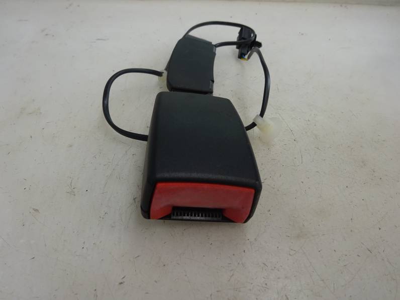 CINTURON SEGURIDAD DELANTERO DERECHO SEAT IBIZA SC 2010 1.6 TDI (90 CV)