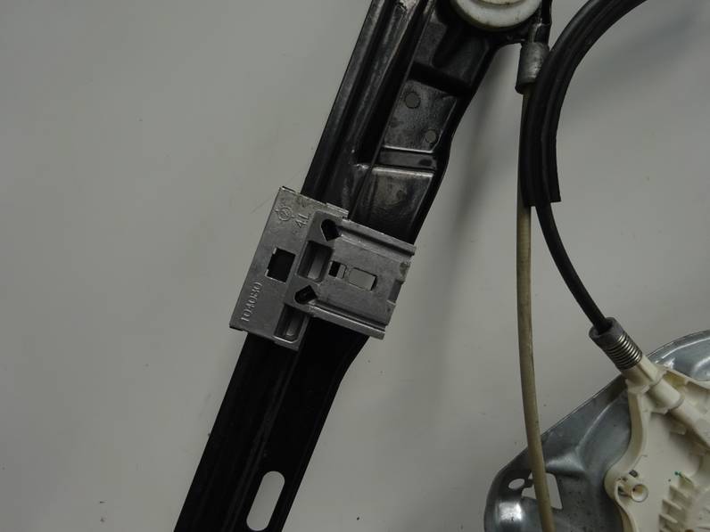 ELEVALUNAS DELANTERO IZQUIERDO MERCEDES CLASE C FAMILIAR 2002 2.7 CDI 20V (170 CV)