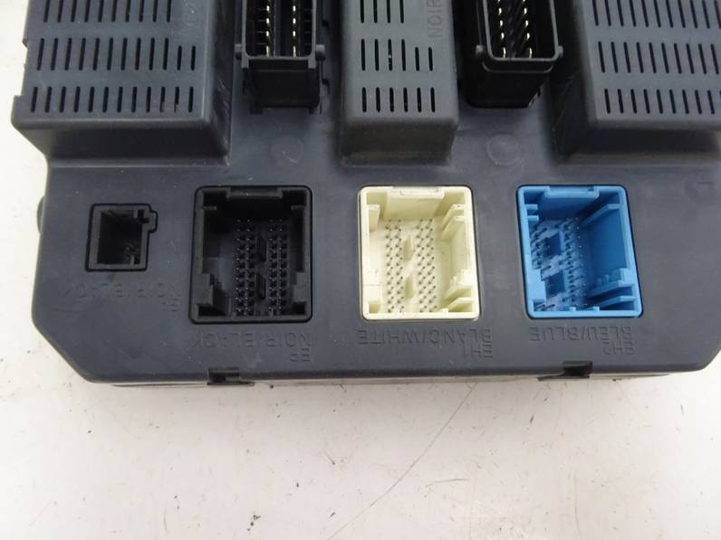 CAJA RELES FUSIBLES CITROEN C4 BERLINA 2008 1.6 16V HDI (90 CV)