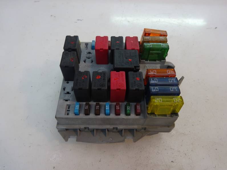 CAJA RELES FUSIBLES FIAT PUNTO BERLINA 2005 1.3 JTD (69 CV)