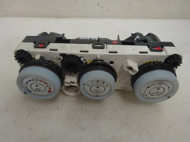 MANDO CALEFACCION AIRE ACONDICIONADO MITSUBISHI COLT BERLINA 5 2006 1.3 (95 CV)