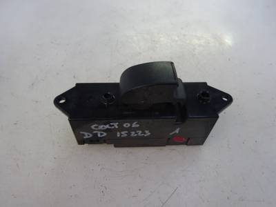 MANDO ELEVALUNAS DELANTERO DERECHO MITSUBISHI COLT BERLINA 5 2006 1.3 (95 CV)