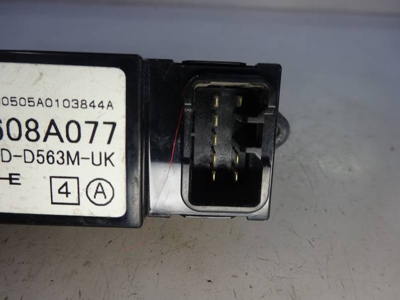 MANDO ELEVALUNAS DELANTERO DERECHO MITSUBISHI COLT BERLINA 5 2006 1.3 (95 CV)