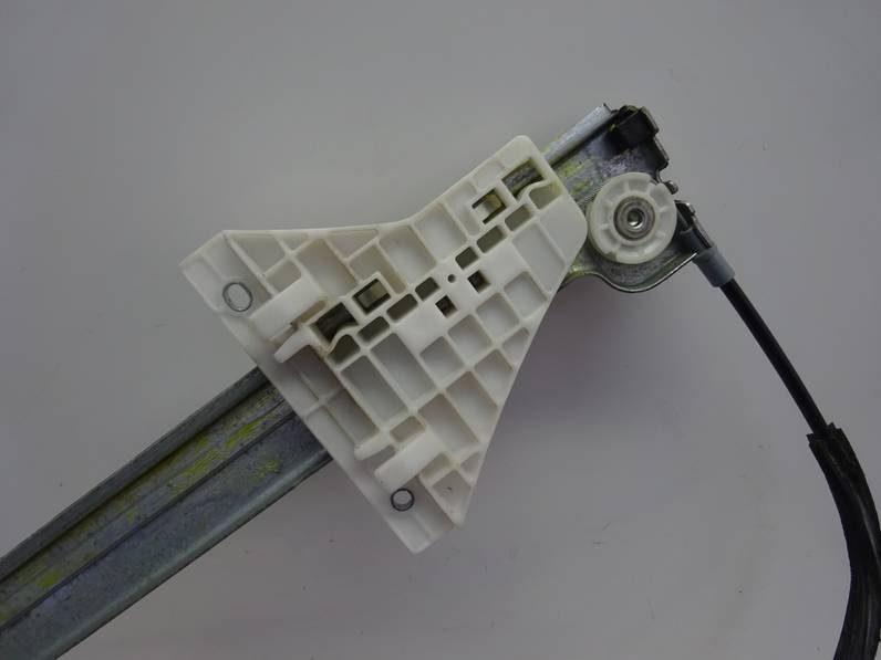 ELEVALUNAS TRASERO IZQUIERDO MITSUBISHI COLT BERLINA 5 2006 1.3 (95 CV)