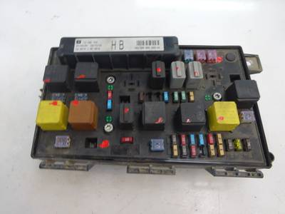 CAJA RELES FUSIBLES OPEL ASTRA H BER 2006 1.7 16V CDTI (101 CV)