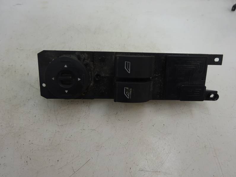 MANDO ELEVALUNAS DELANTERO IZQUIERDO FORD FOCUS LIM 2010 1.6 TDCI (95 CV)