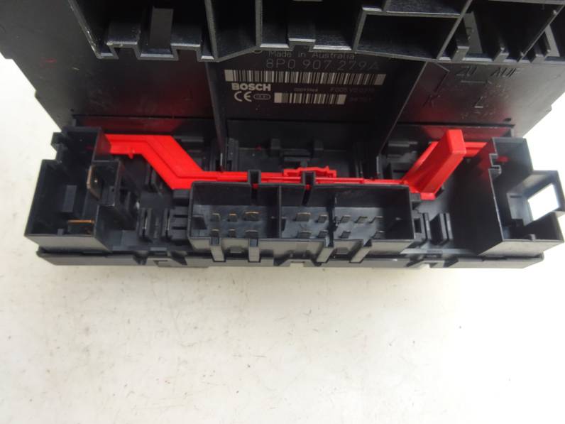 CAJA RELES FUSIBLES AUDI A3 2003 2.0 TDI (140 CV)