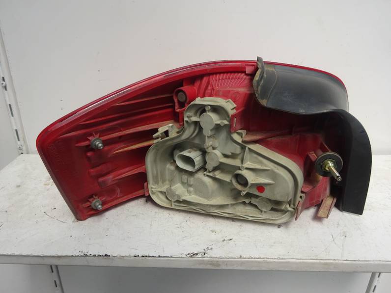 PILOTO TRASERO DERECHO AUDI A3 2003 2.0 TDI (140 CV)