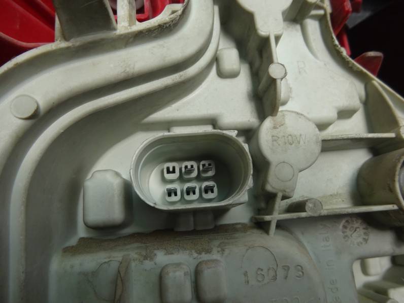 PILOTO TRASERO DERECHO AUDI A3 2003 2.0 TDI (140 CV)