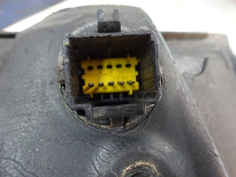 RETROVISOR IZQUIERDO RENAULT MEGANE II CLASSIC BERLINA 2003 1.6 16V (112 CV)