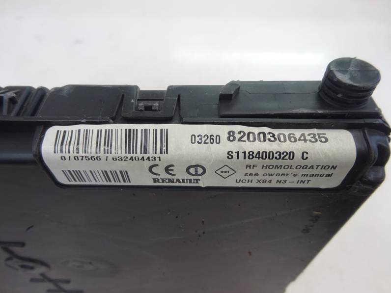 CAJA RELES FUSIBLES RENAULT MEGANE II CLASSIC BERLINA 2003 1.6 16V (112 CV)