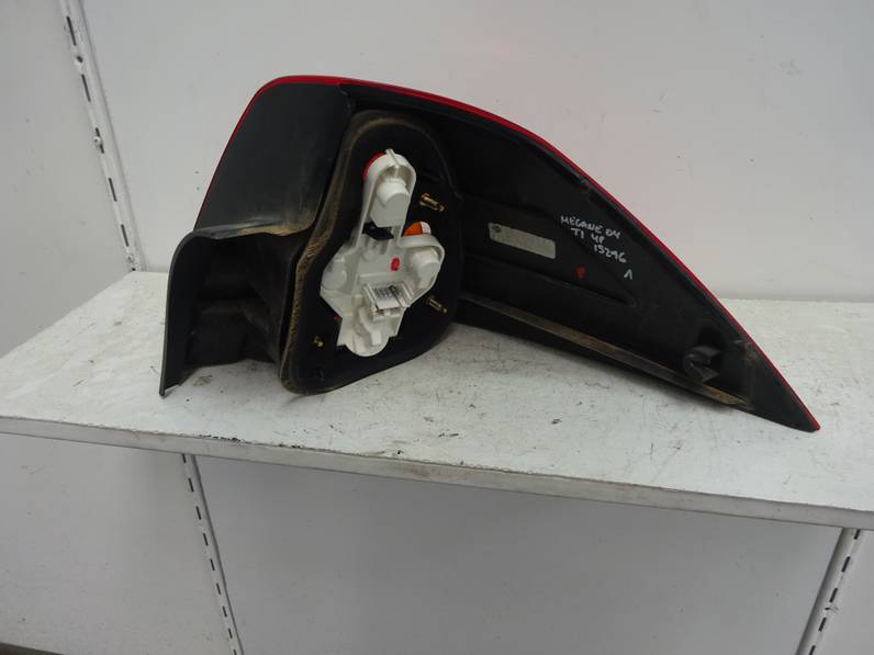 PILOTO TRASERO IZQUIERDO RENAULT MEGANE II CLASSIC BERLINA 2003 1.6 16V (112 CV)